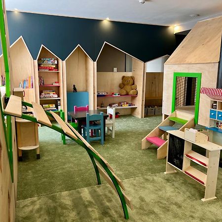 ולינגראד Hotel Arte Spa & Park מראה חיצוני תמונה The Children's Museum of Oakville