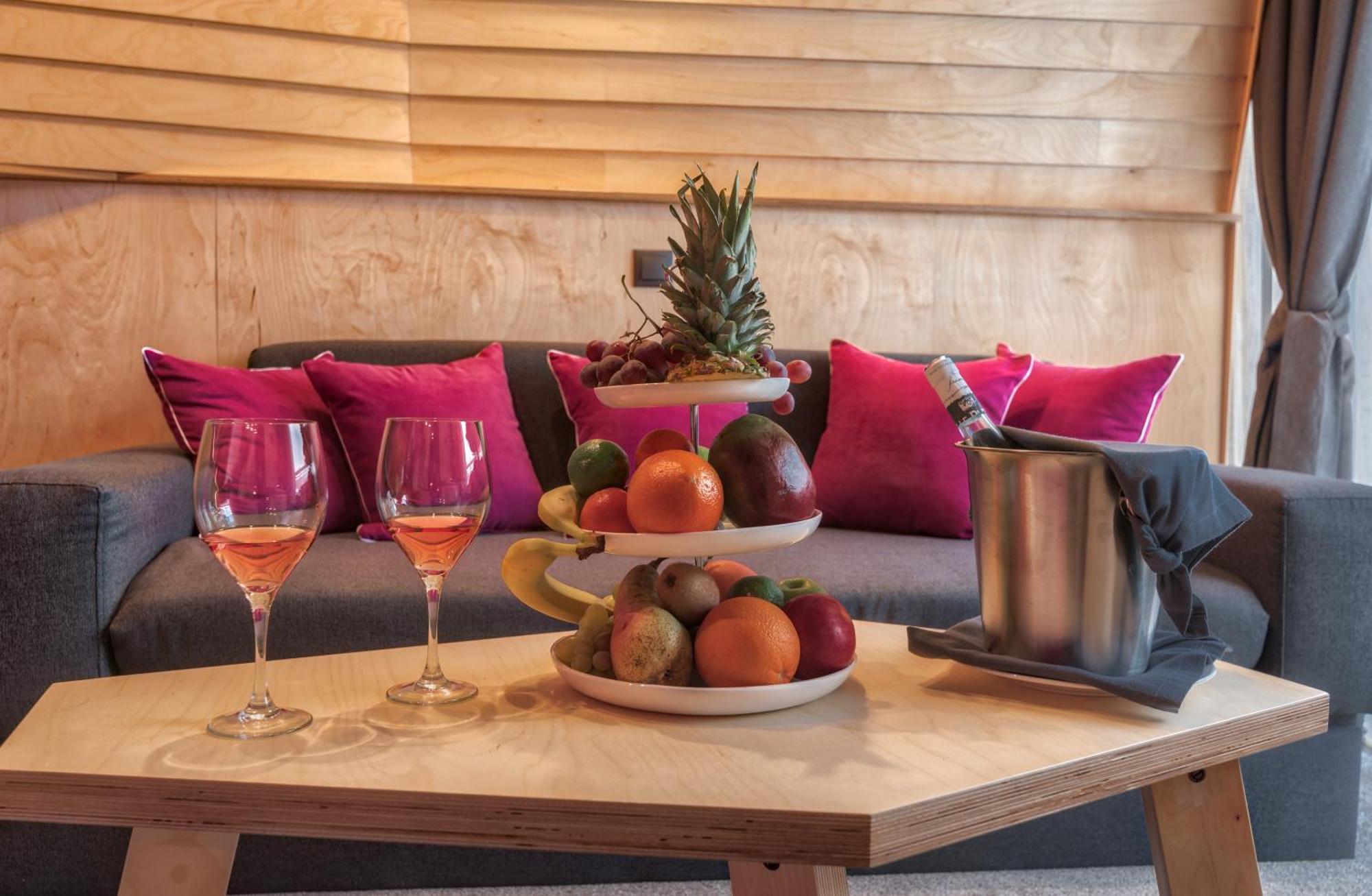 ולינגראד Hotel Arte Spa & Park חדר תמונה A suite at the Hotel de la Couronne