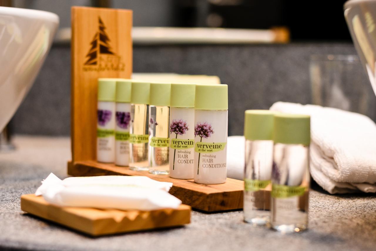 ולינגראד Hotel Arte Spa & Park מראה חיצוני תמונה A selection of toiletries