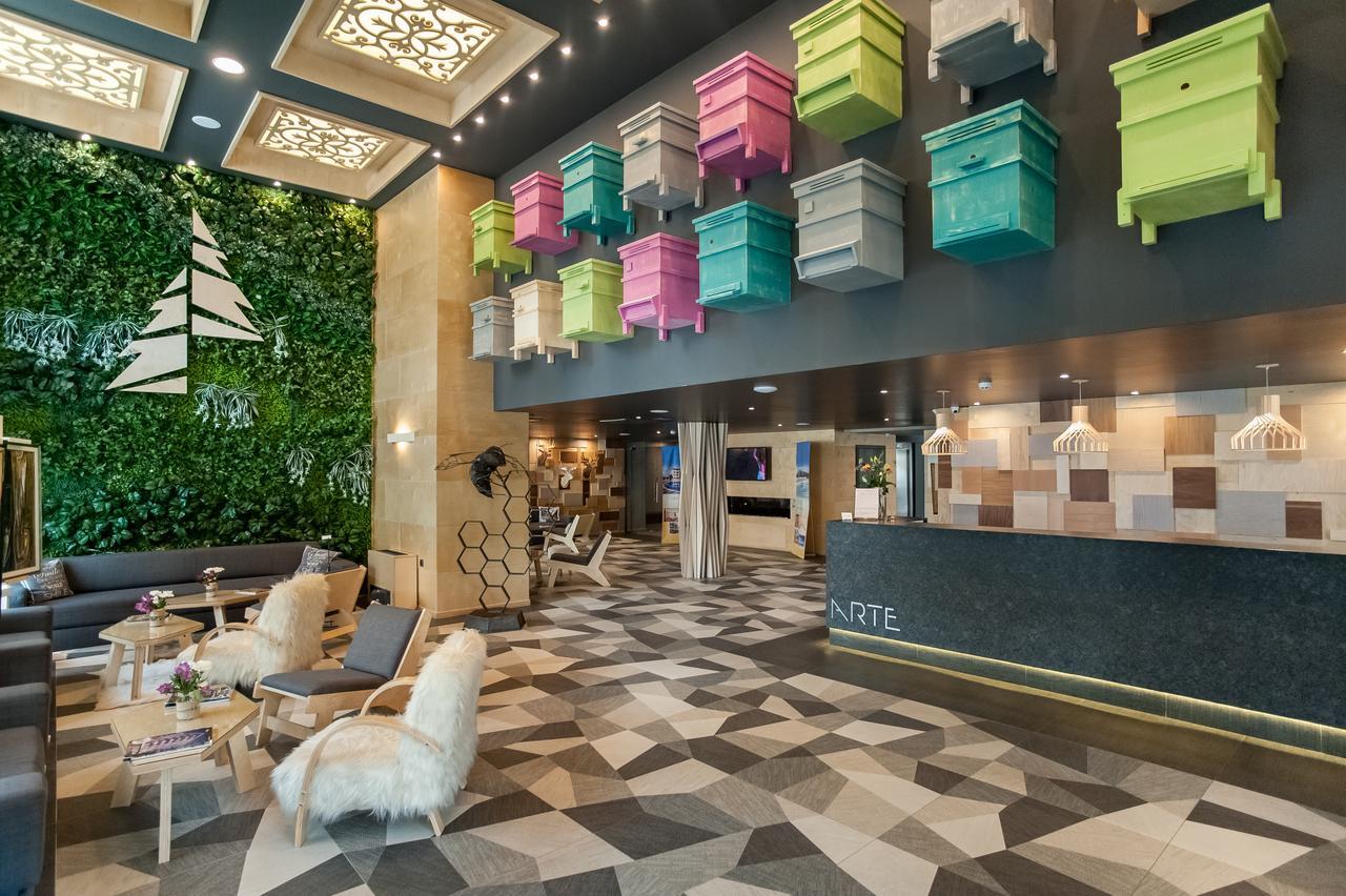 ולינגראד Hotel Arte Spa & Park מראה חיצוני תמונה The lobby of the hotel
