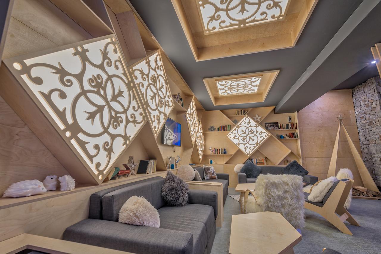 ולינגראד Hotel Arte Spa & Park מראה חיצוני תמונה The interior of the lounge